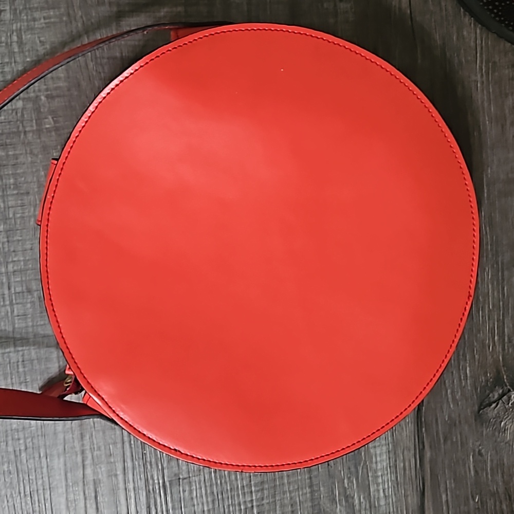Round Purse - Picture 8 of 13